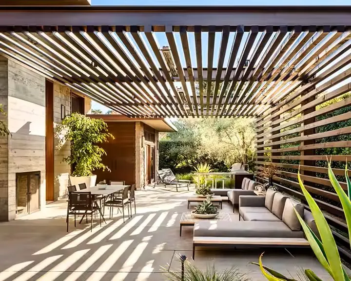Casa uaoara sau normala - târnat, copertina, pergola